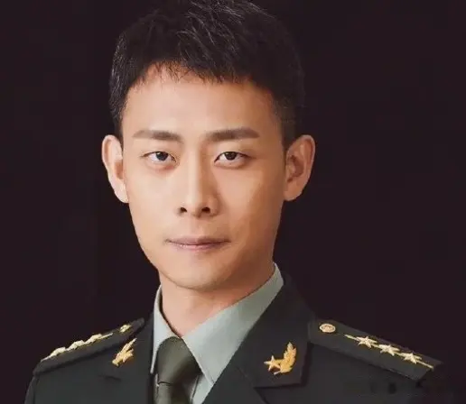 乾鑫配资 《国家行动》：十年撤档剧终开播，涉案剧天花板的迟来盛宴